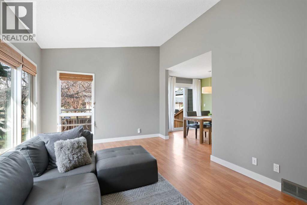 2, 1939 25a Street SW, Calgary, Alberta  T3E 1Y6 - Photo 8 - A2309280