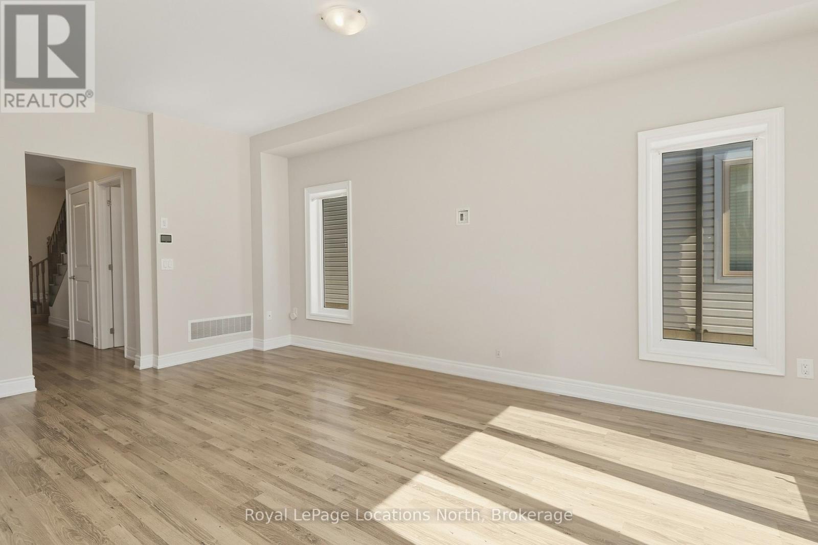 335 Atkinson Street, Clearview, Ontario  L0M 1S0 - Photo 11 - S12864786