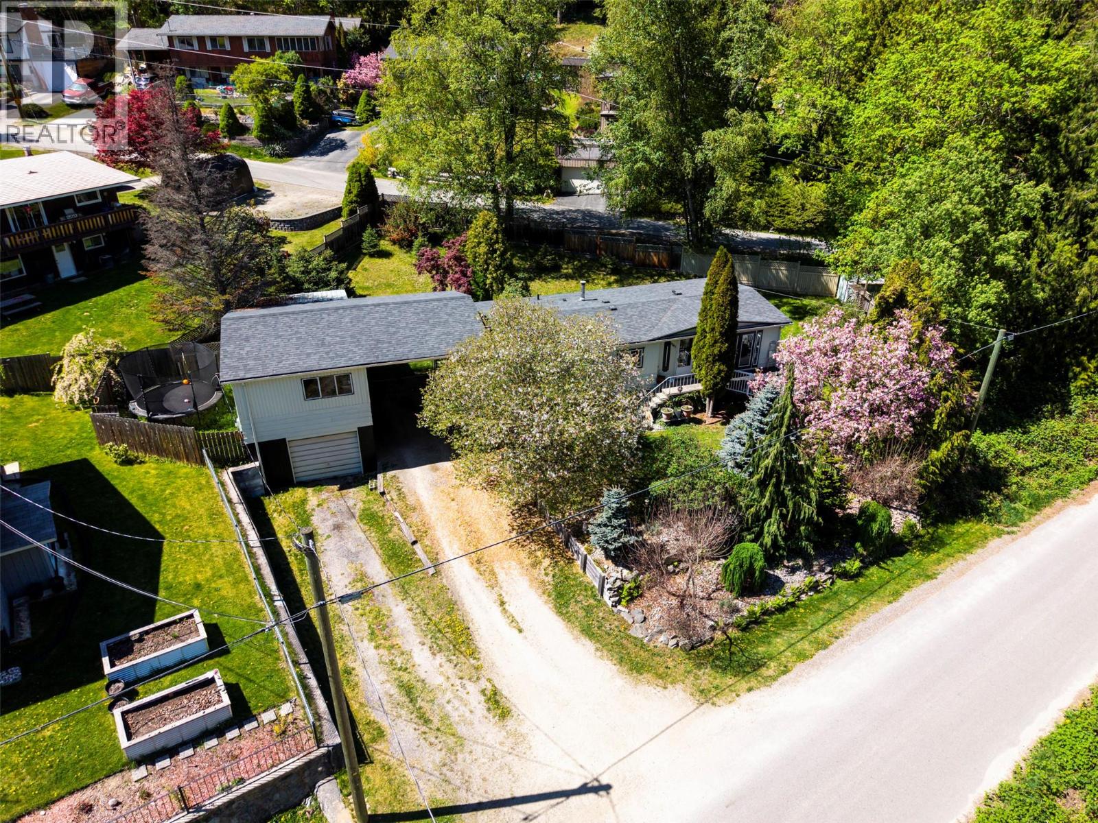 1845 Ridgewood Road, Nelson, British Columbia
