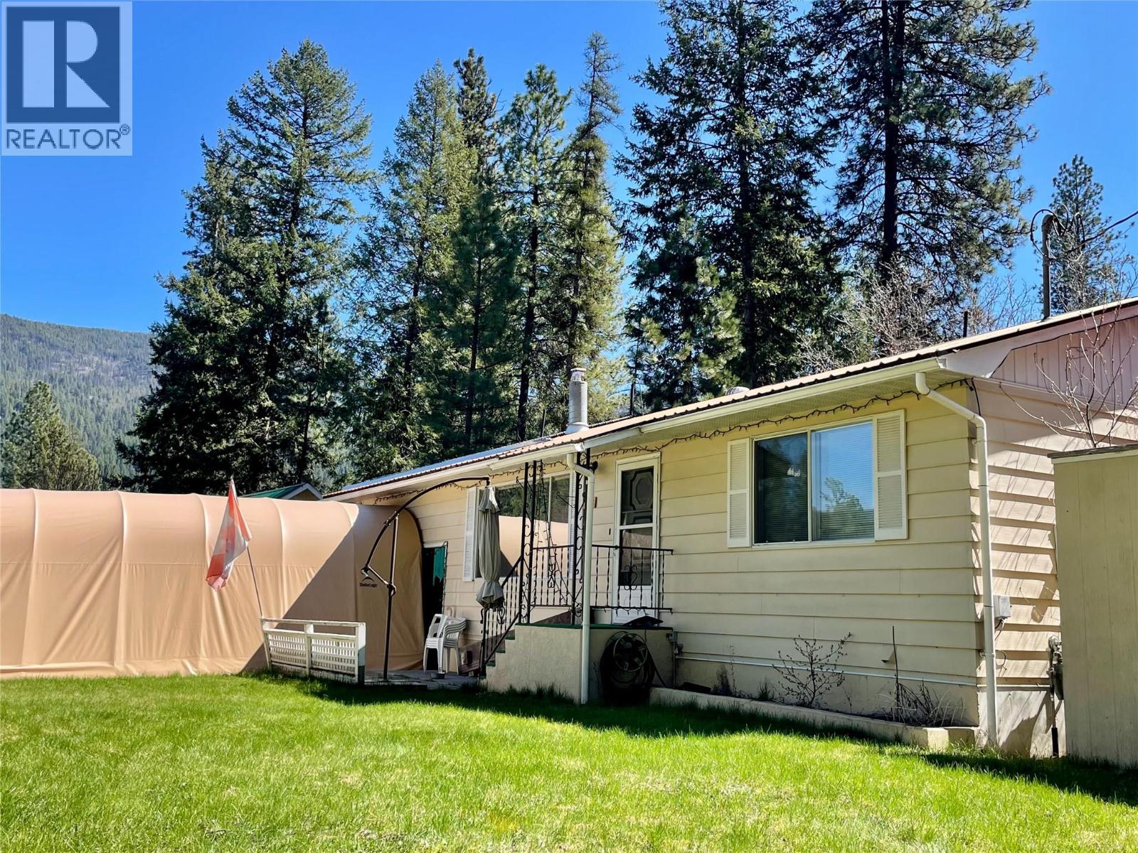 1524 Burger Road, Christina Lake, British Columbia