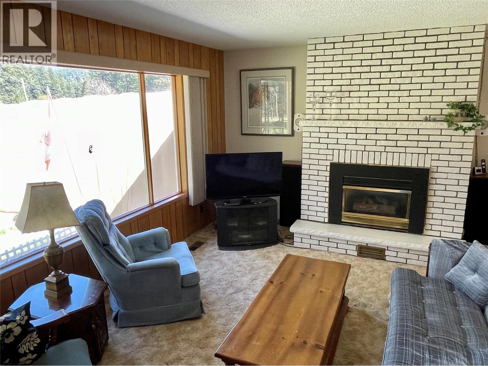 1524 Burger Road, Christina Lake, British Columbia  V0H 1E0 - Photo 6 - 10386461
