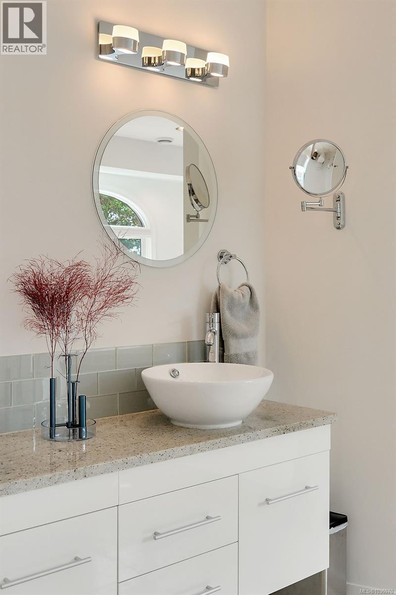 317 Bessborough Close, View Royal, British Columbia  V9B 3M3 - Photo 36 - 1036070