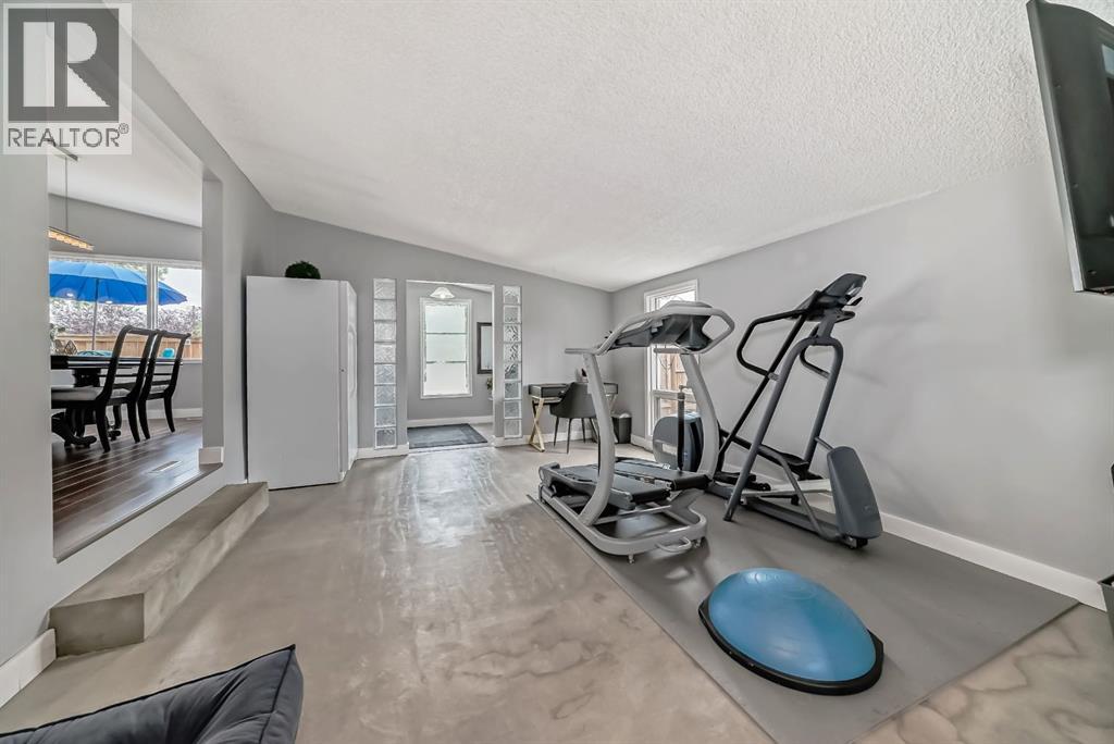 5519 Buckthorn Road NW, Calgary, Alberta  T2K 2Y6 - Photo 12 - A2300683
