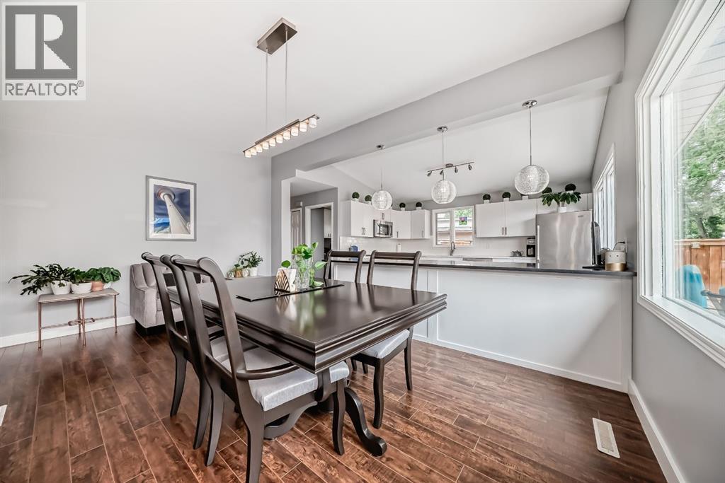 5519 Buckthorn Road NW, Calgary, Alberta  T2K 2Y6 - Photo 5 - A2300683
