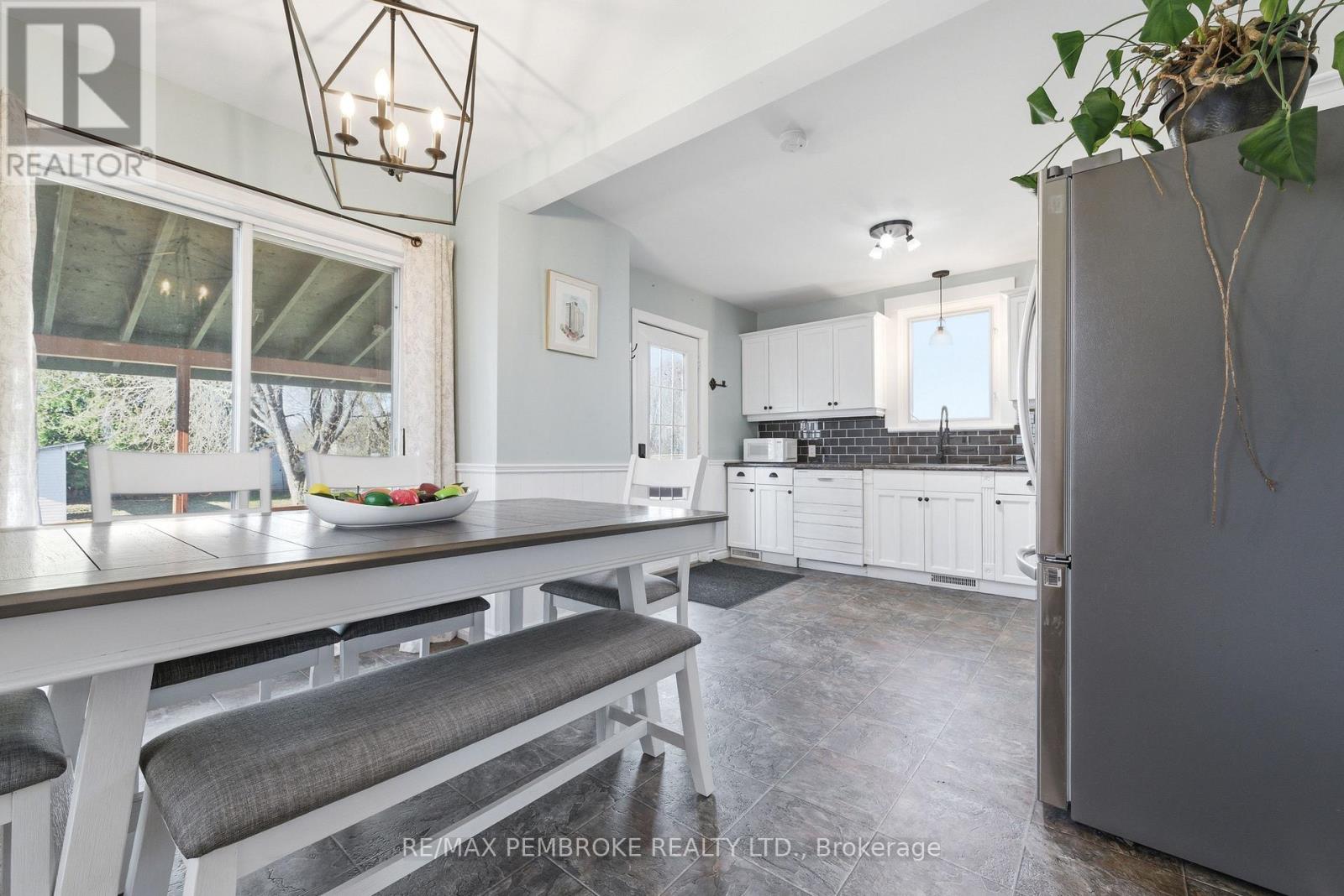 566 Perth Street, Pembroke, Ontario  K8A 6B6 - Photo 15 - X13107086