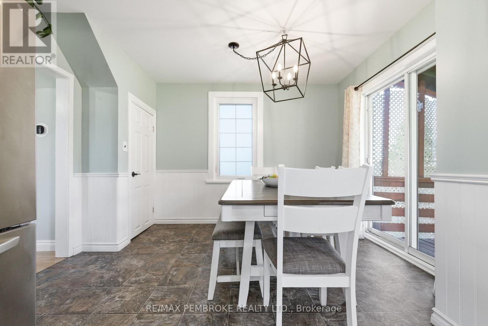 566 Perth Street, Pembroke, Ontario  K8A 6B6 - Photo 20 - X13107086
