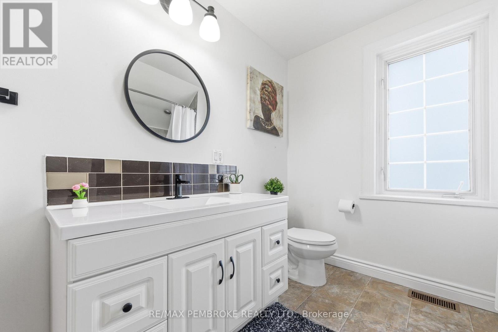 566 Perth Street, Pembroke, Ontario  K8A 6B6 - Photo 25 - X13107086