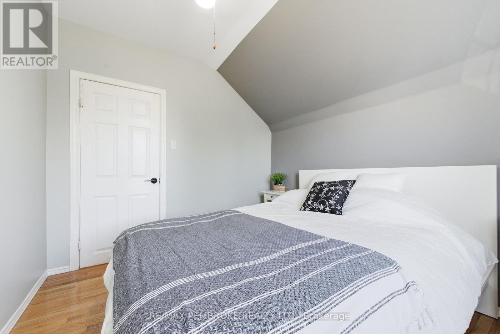 566 Perth Street, Pembroke, Ontario  K8A 6B6 - Photo 29 - X13107086