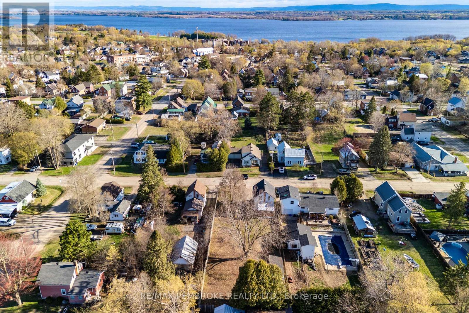 566 Perth Street, Pembroke, Ontario  K8A 6B6 - Photo 8 - X13107086