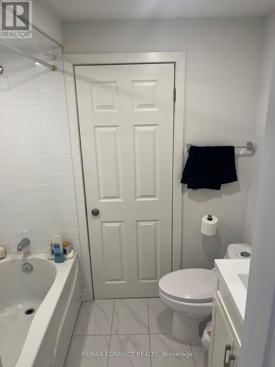 1 - 685 Westshore Boulevard S, Pickering, Ontario  L1W 3G2 - Photo 11 - E13107088