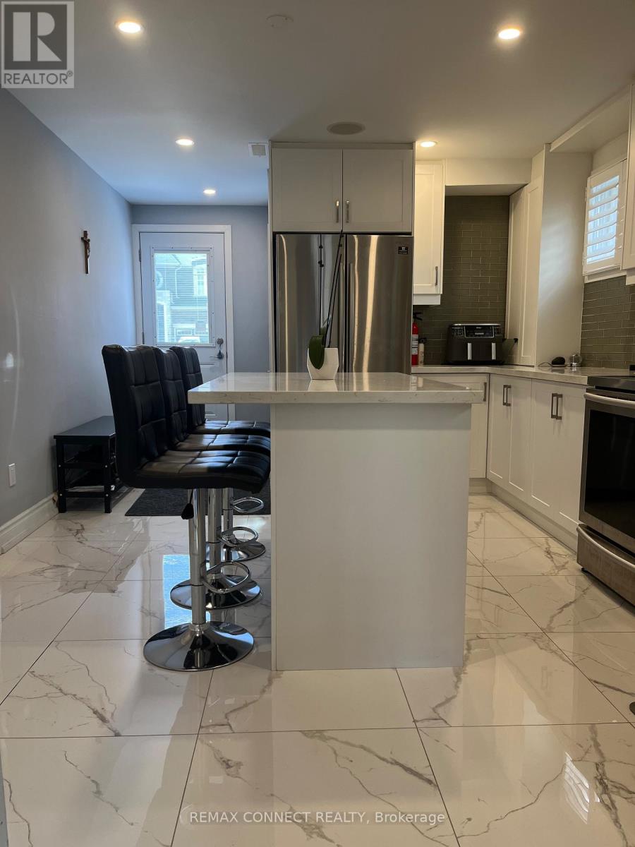 1 - 685 Westshore Boulevard S, Pickering, Ontario  L1W 3G2 - Photo 2 - E13107088
