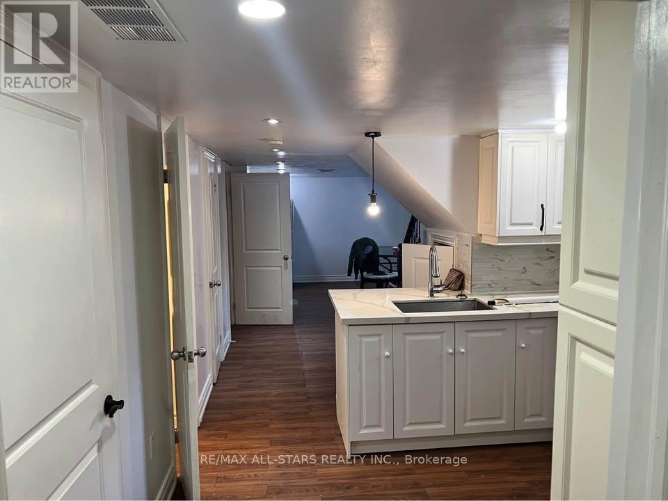 12 Rossander Court, Toronto, Ontario  M1J 2B7 - Photo 2 - E13107094