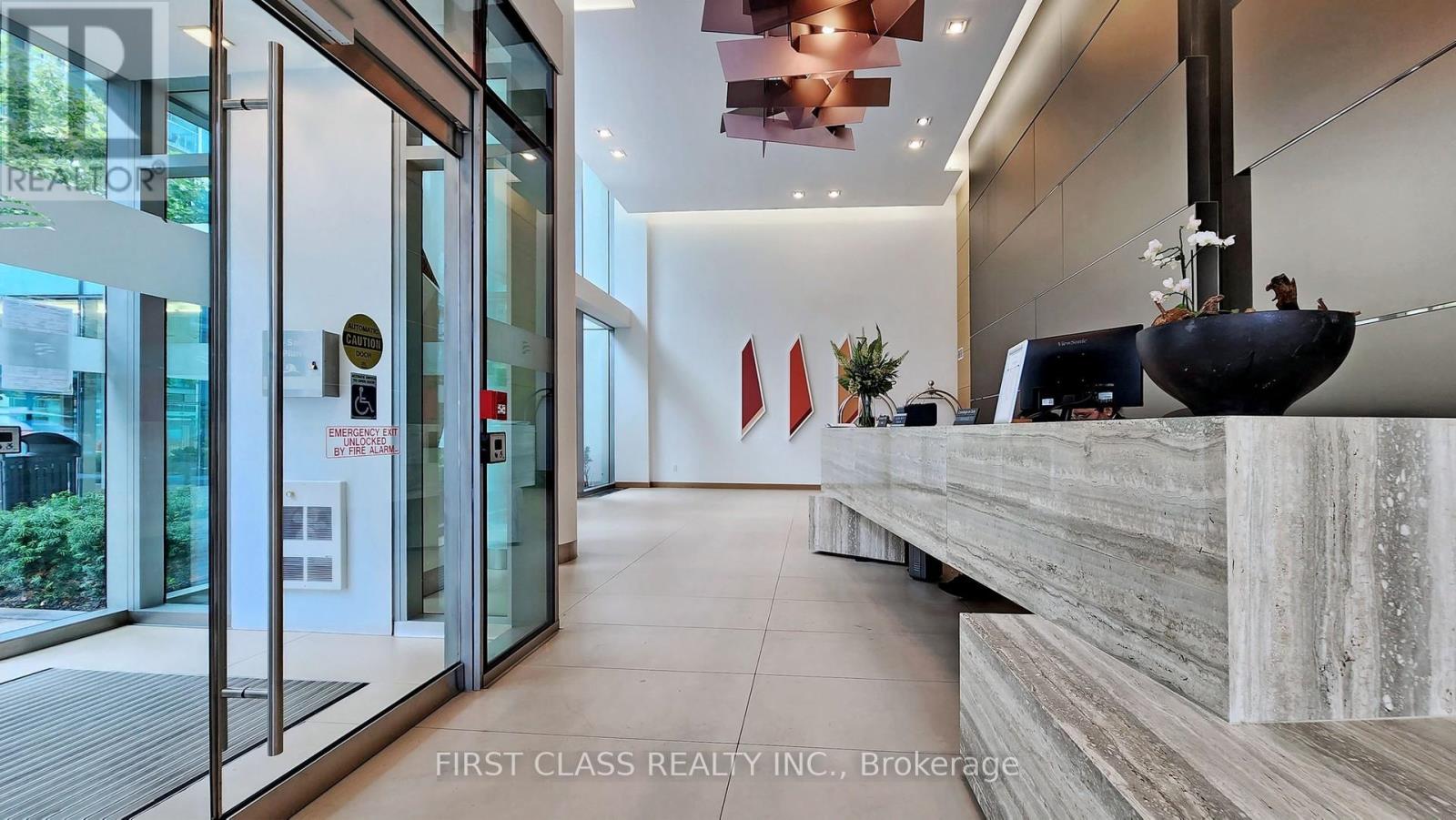 402 - 39 Queens Quay E, Toronto, Ontario  M5E 0A5 - Photo 2 - C13055922