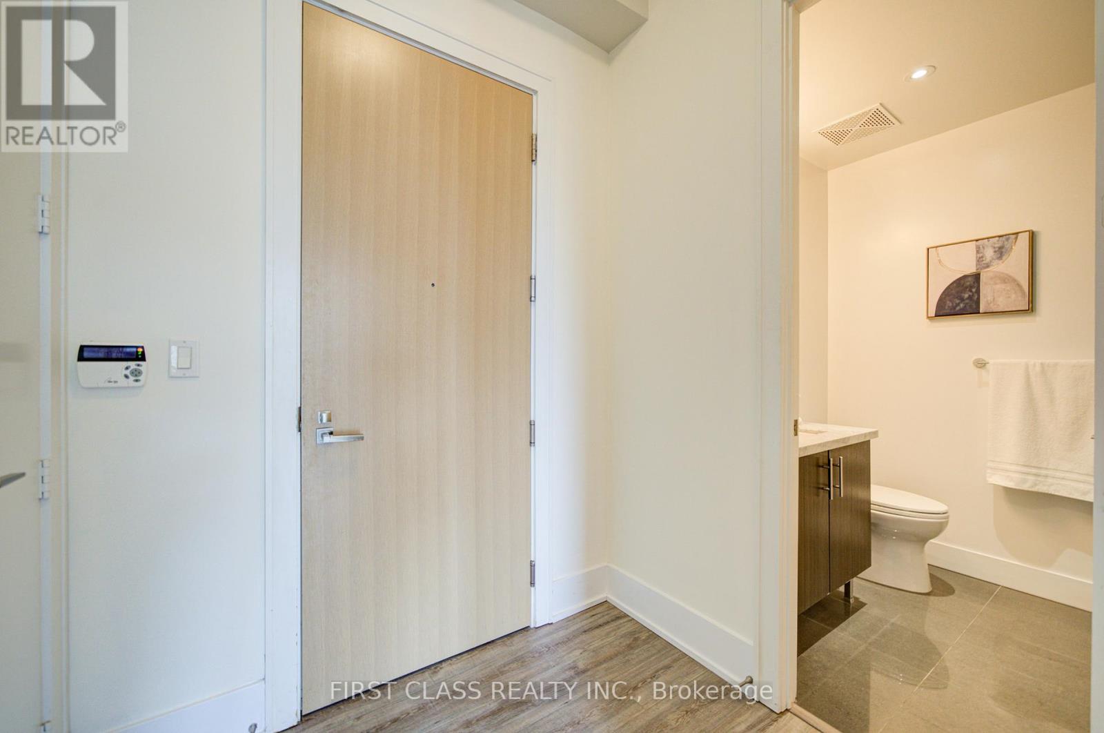 402 - 39 Queens Quay E, Toronto, Ontario  M5E 0A5 - Photo 4 - C13055922