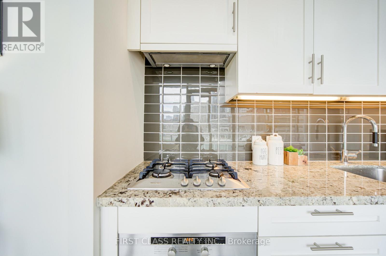 402 - 39 Queens Quay E, Toronto, Ontario  M5E 0A5 - Photo 9 - C13055922