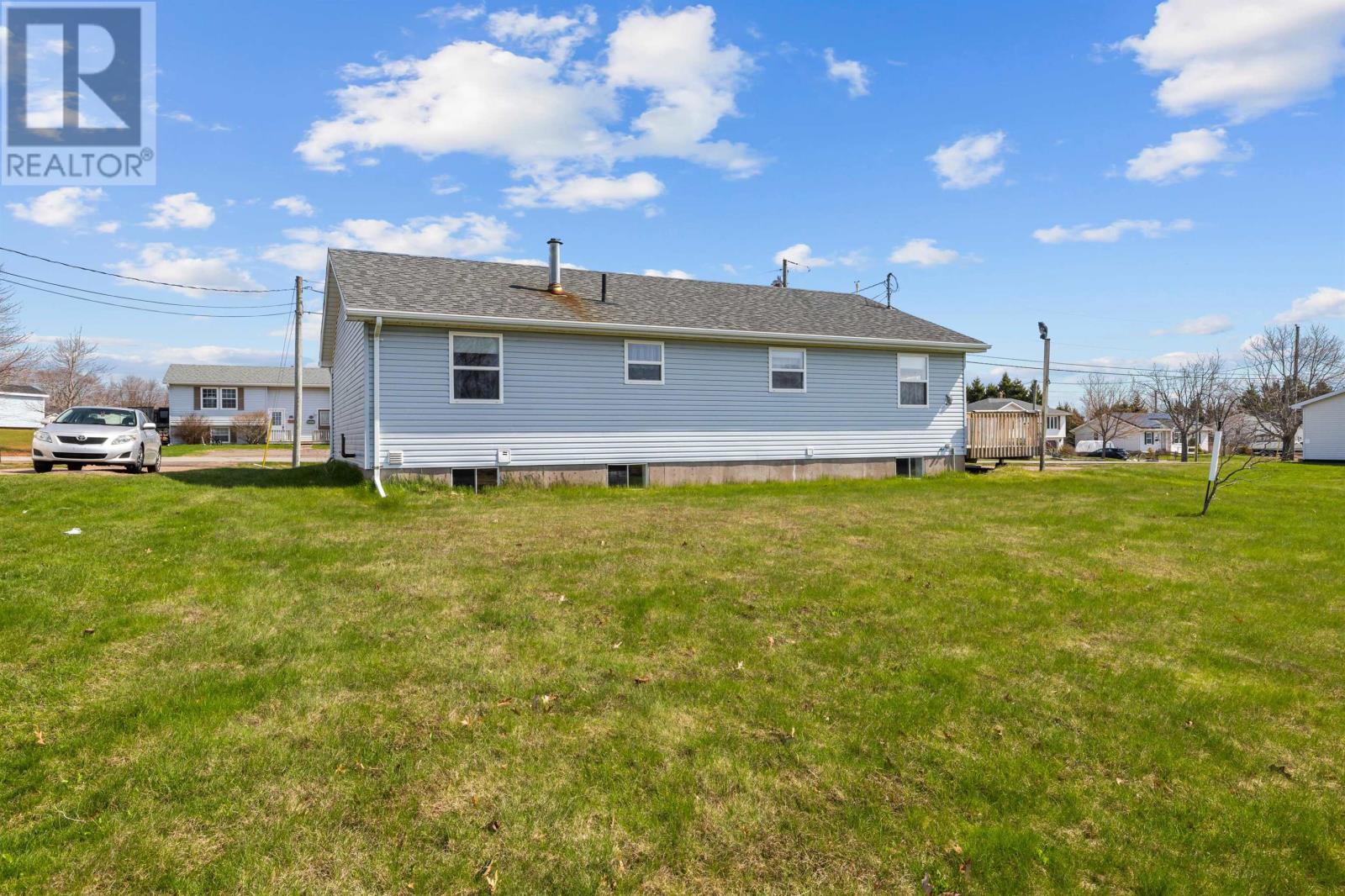 25 Friar Drive, Charlottetown, Prince Edward Island  C1A 9L1 - Photo 2 - 202610317