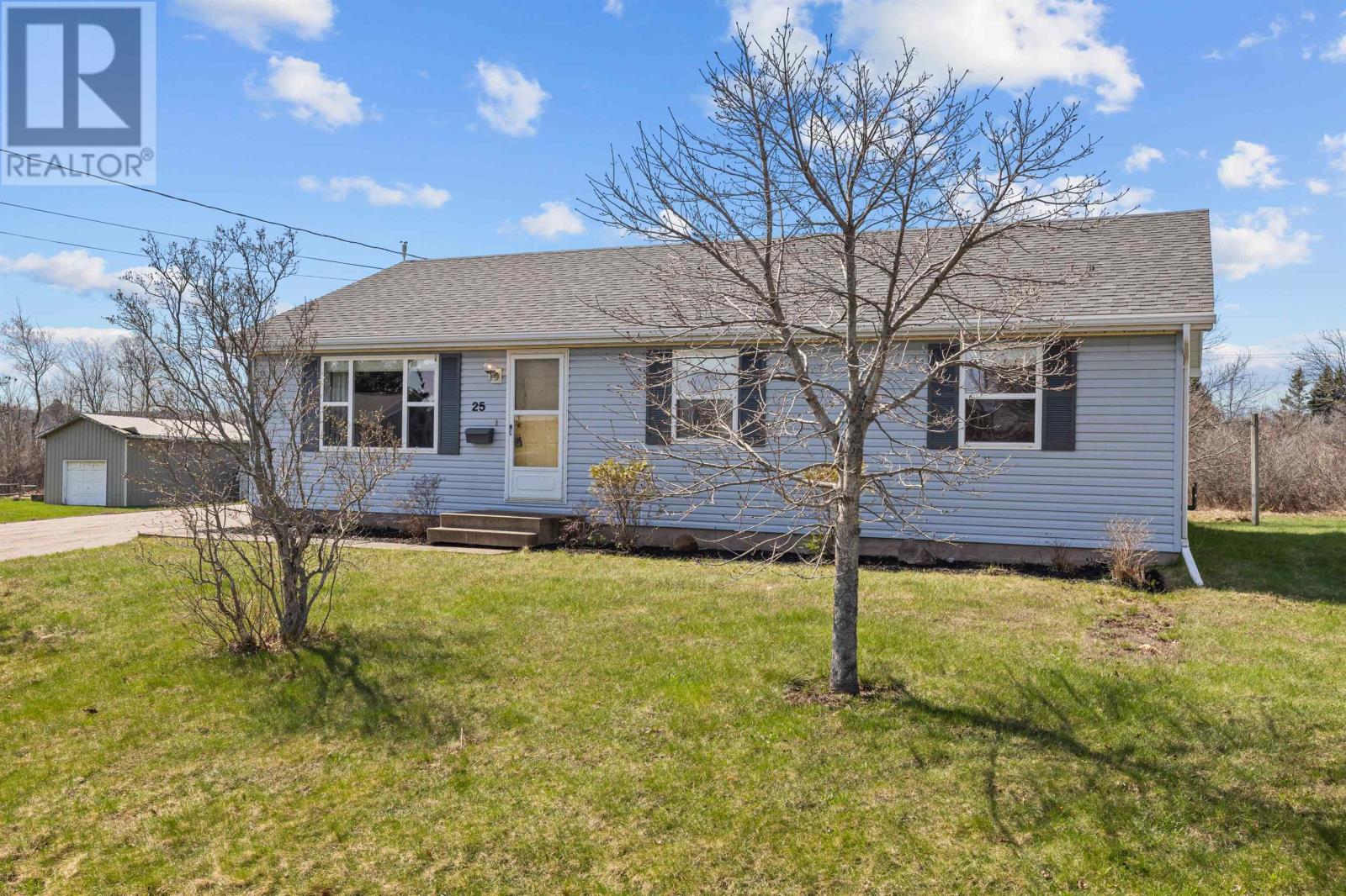 25 Friar Drive, Charlottetown, Prince Edward Island  C1A 9L1 - Photo 3 - 202610317