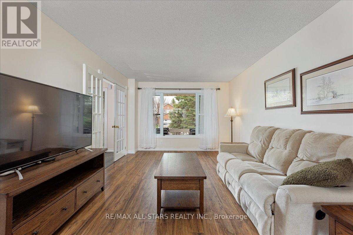 6 Hadera Place, Georgina, Ontario  L4P 3N6 - Photo 7 - N13077340