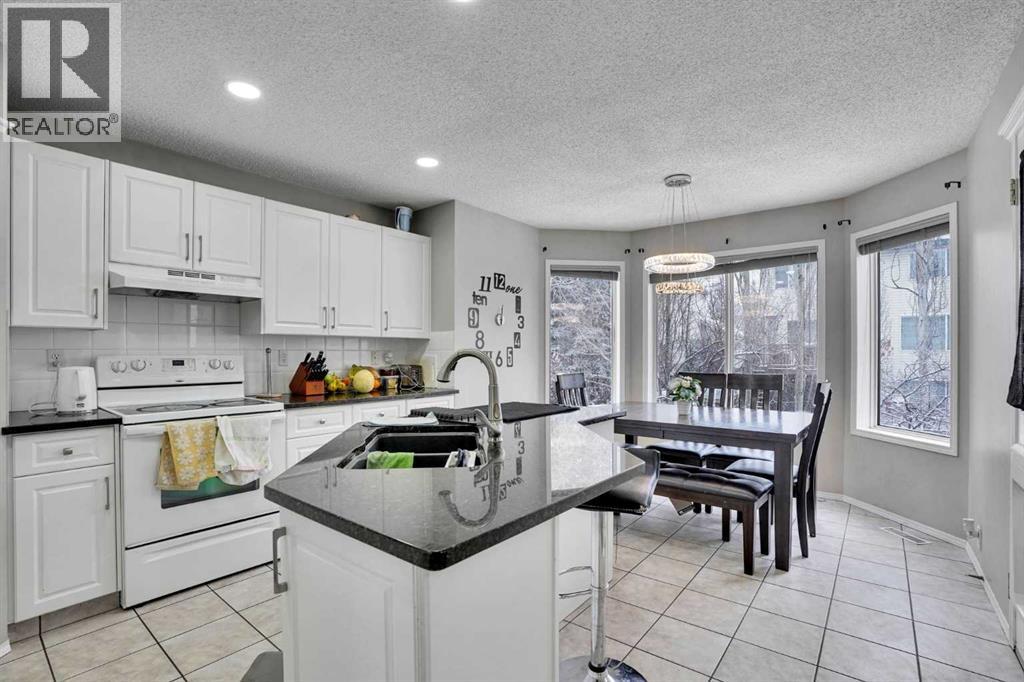 39 Douglasview Road Se, Calgary, Alberta  T2Z 2S8 - Photo 13 - A2292349
