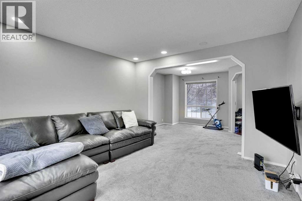 39 Douglasview Road Se, Calgary, Alberta  T2Z 2S8 - Photo 19 - A2292349