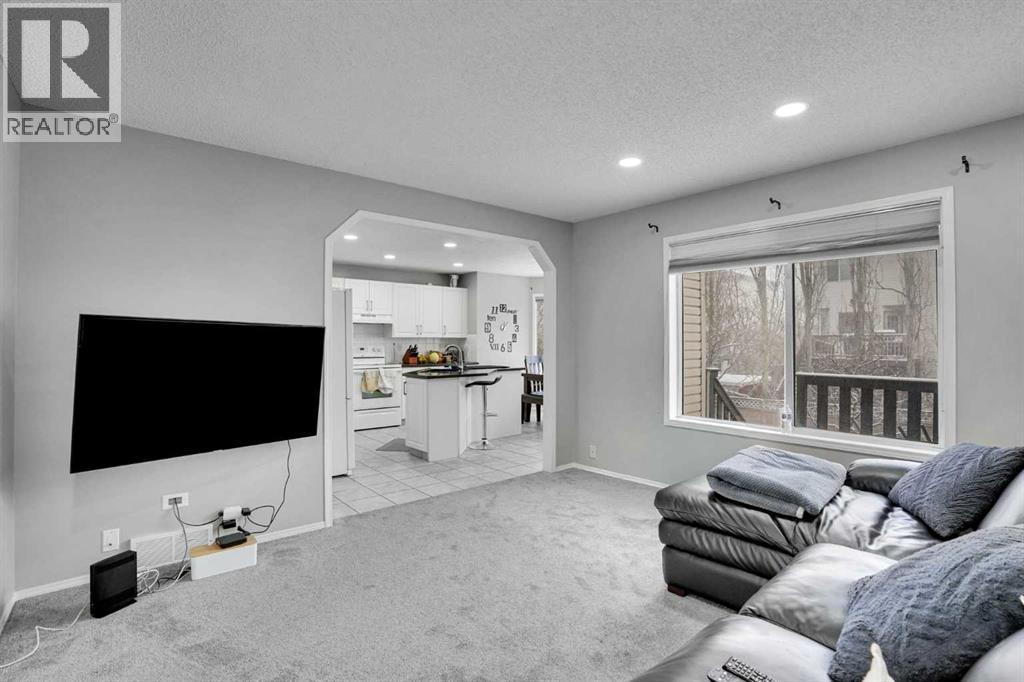 39 Douglasview Road Se, Calgary, Alberta  T2Z 2S8 - Photo 18 - A2292349