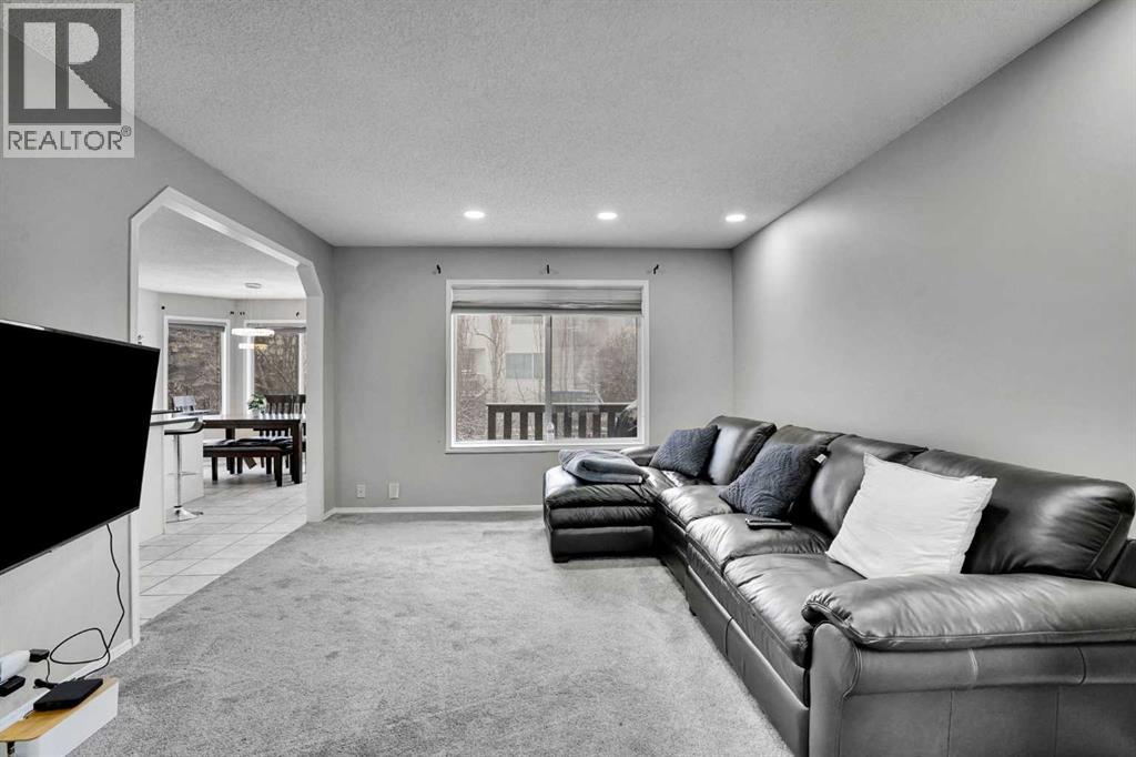 39 Douglasview Road Se, Calgary, Alberta  T2Z 2S8 - Photo 16 - A2292349