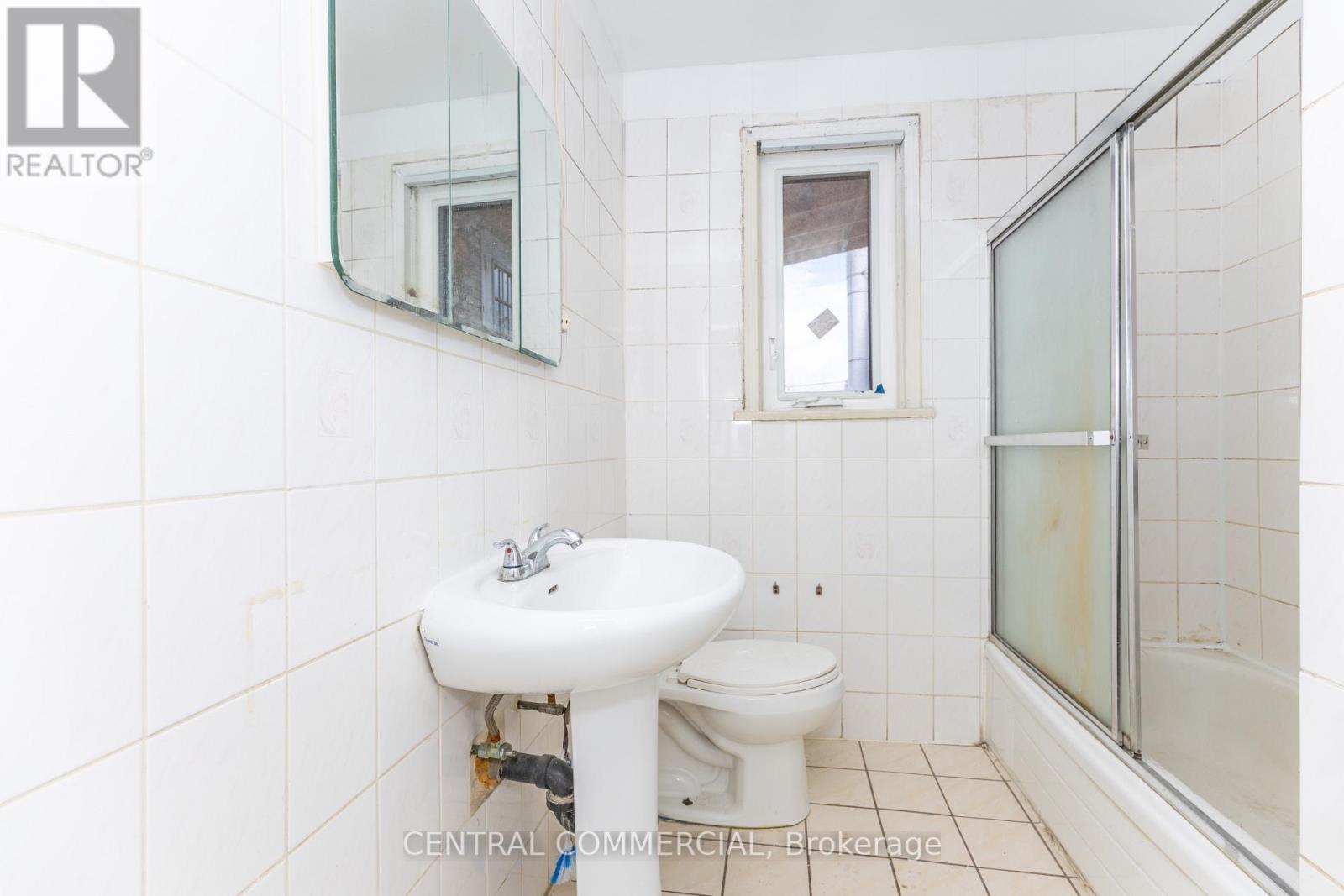 2850-2852 Dufferin Street, Toronto, Ontario  M6B 3S3 - Photo 32 - W13107092