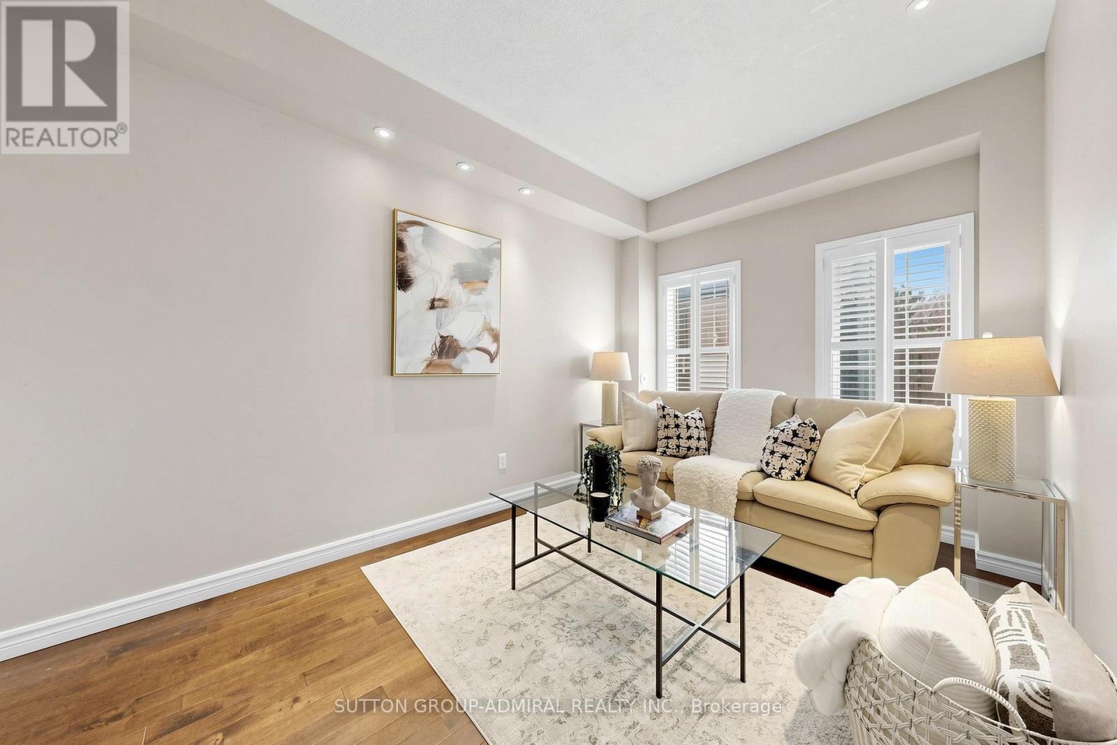 71 - 435 Hensall Circle, Mississauga, Ontario  L5A 4P1 - Photo 2 - W13107096