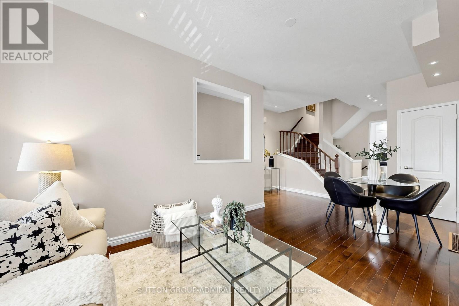 71 - 435 Hensall Circle, Mississauga, Ontario  L5A 4P1 - Photo 4 - W13107096