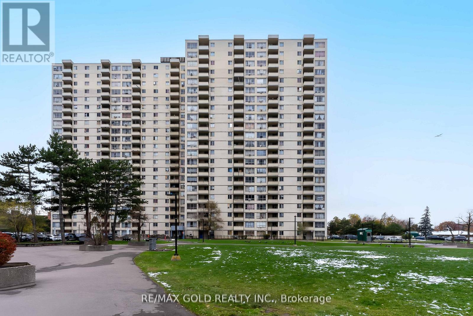 513 - 340 DIXON ROAD, Toronto, Ontario