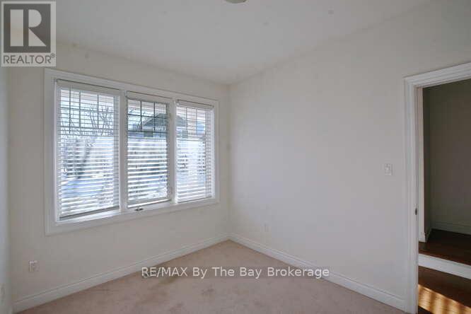 11 Savannah Crescent, Wasaga Beach, Ontario  L9Z 0E7 - Photo 11 - S12756656