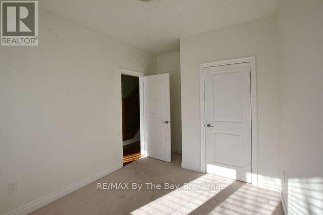 11 Savannah Crescent, Wasaga Beach, Ontario  L9Z 0E7 - Photo 12 - S12756656