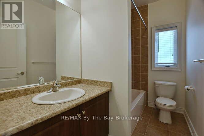 11 Savannah Crescent, Wasaga Beach, Ontario  L9Z 0E7 - Photo 13 - S12756656