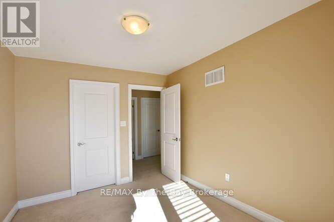 11 Savannah Crescent, Wasaga Beach, Ontario  L9Z 0E7 - Photo 25 - S12756656