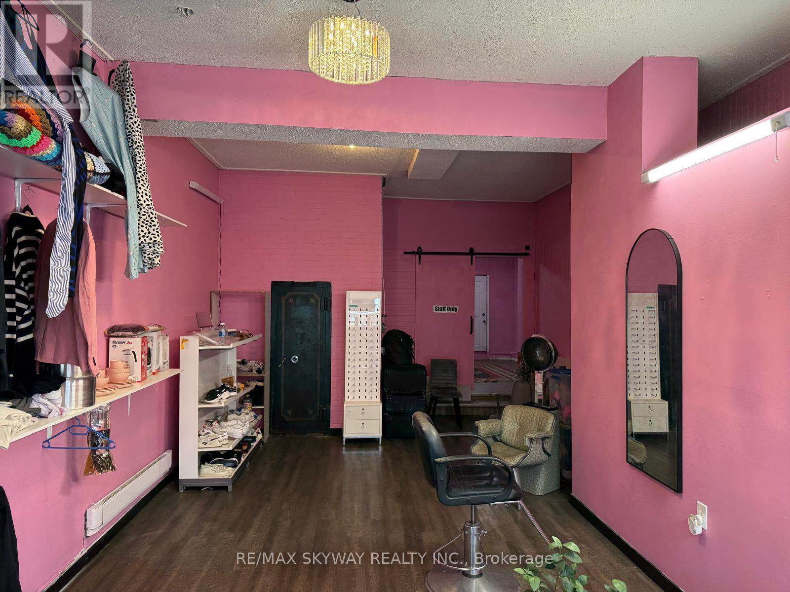 East 2 - 323 Colborne Street, Brantford, Ontario  N3S 3N1 - Photo 7 - X13107090