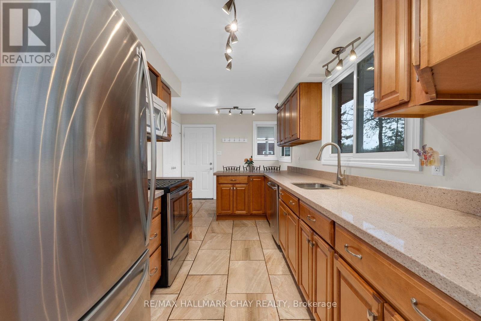 30 Jodies Lane, Springwater, Ontario  L0L 1X1 - Photo 6 - S13097056