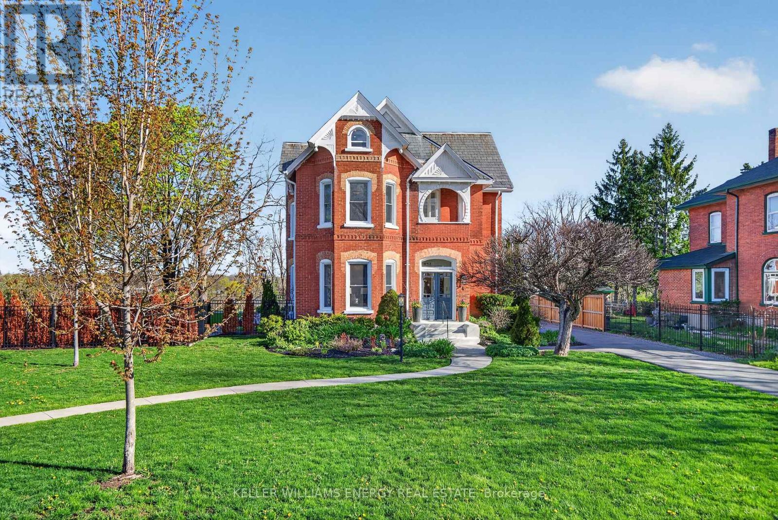 4 PINE STREET, Belleville, Ontario