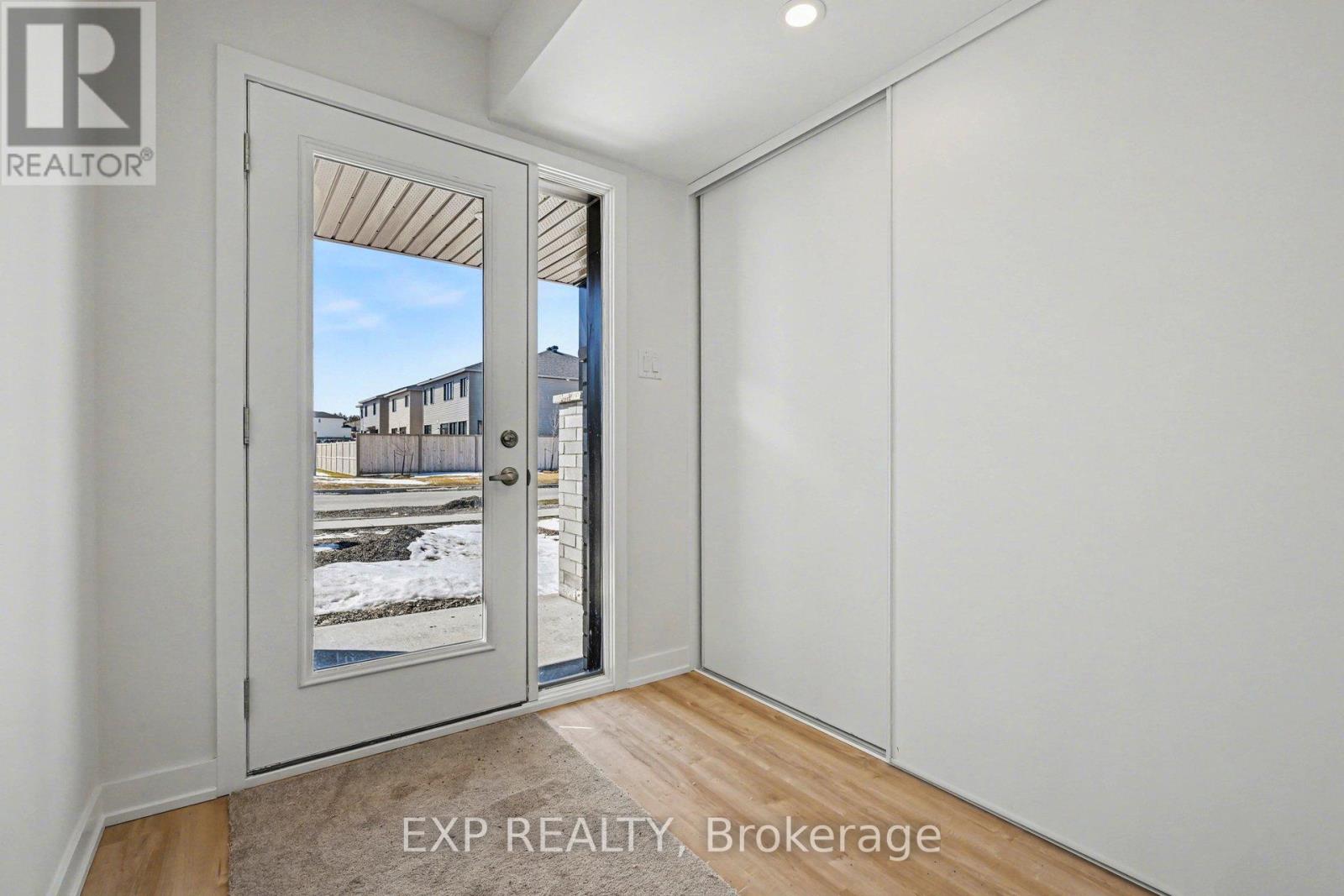 1200 Cope Drive, Ottawa, Ontario  K2S 3C4 - Photo 2 - X12934784