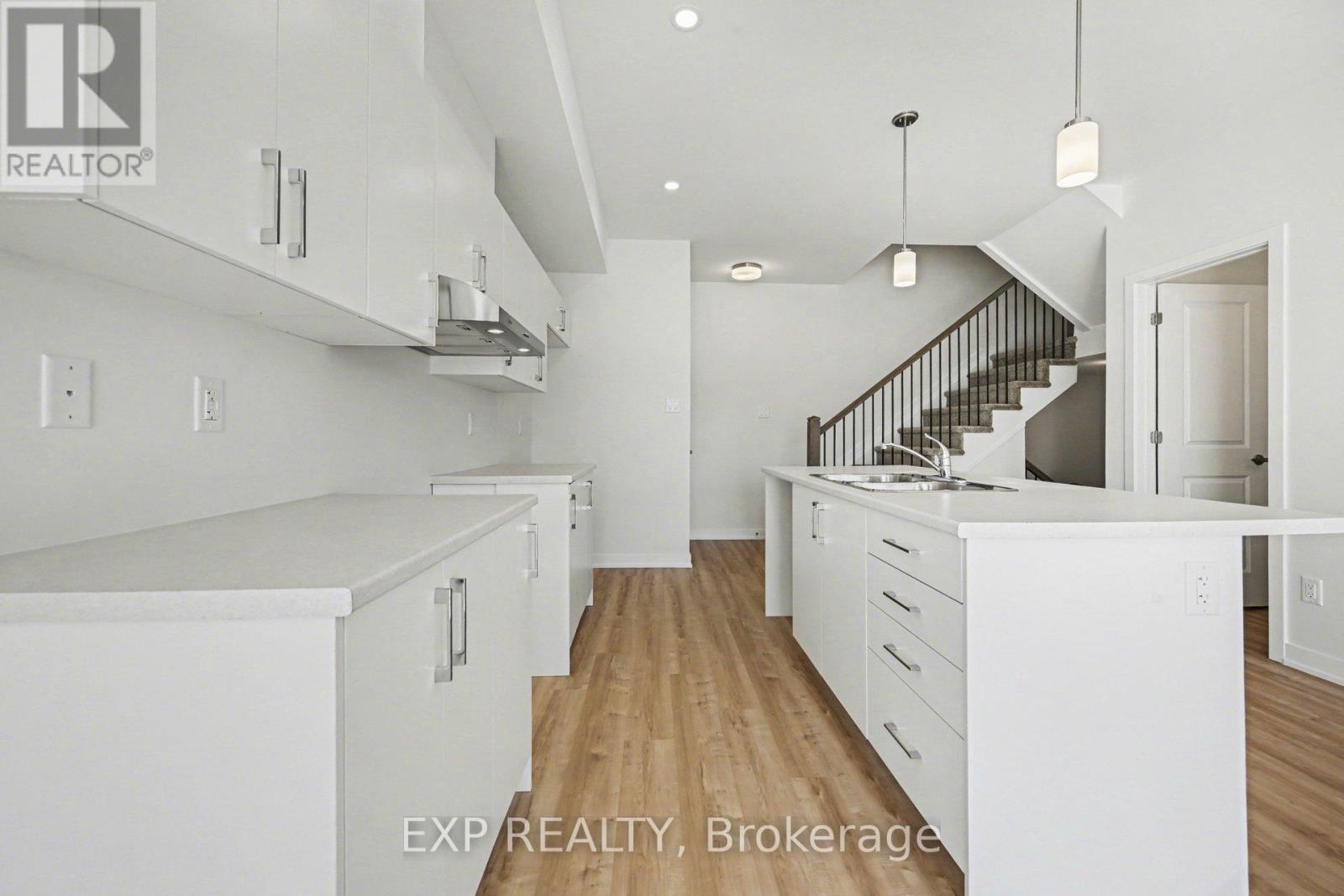 1200 Cope Drive, Ottawa, Ontario  K2S 3C4 - Photo 10 - X12934784