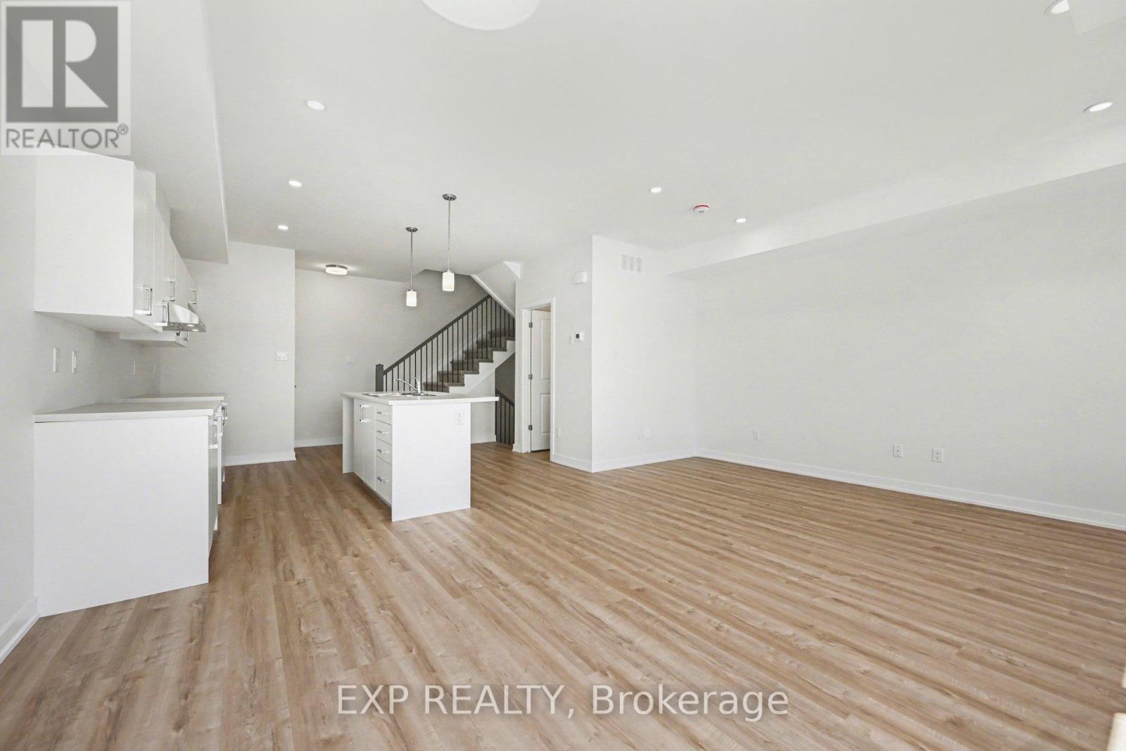 1200 Cope Drive, Ottawa, Ontario  K2S 3C4 - Photo 6 - X12934784