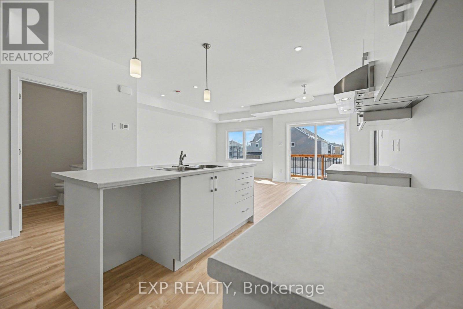1200 Cope Drive, Ottawa, Ontario  K2S 3C4 - Photo 8 - X12934784
