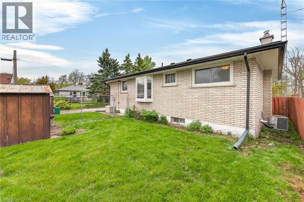 8 Woodrow Street N, St. Catharines, Ontario  L2P 3K1 - Photo 39 - 40827636