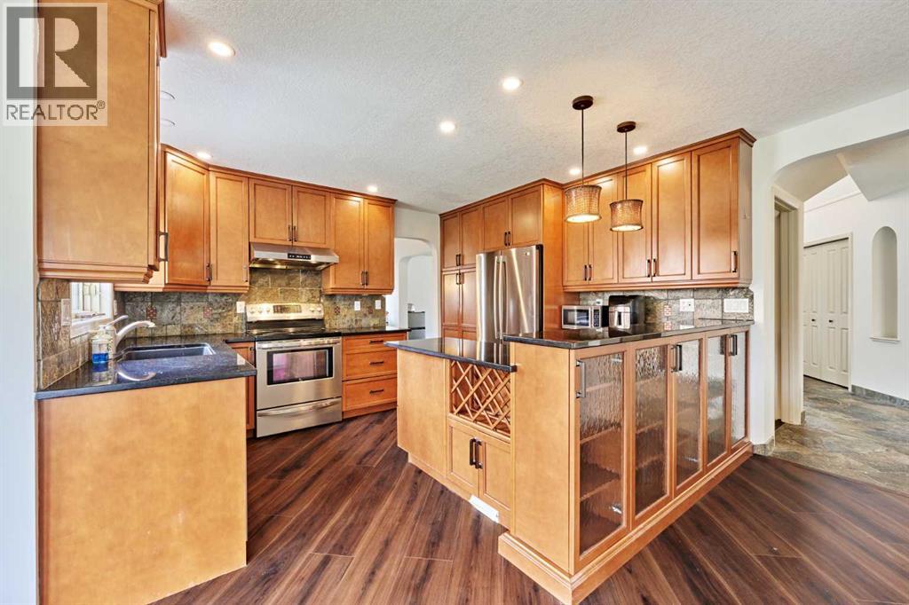 243 Hampshire Close Nw, Calgary, Alberta  T3A 4X9 - Photo 13 - A2308341