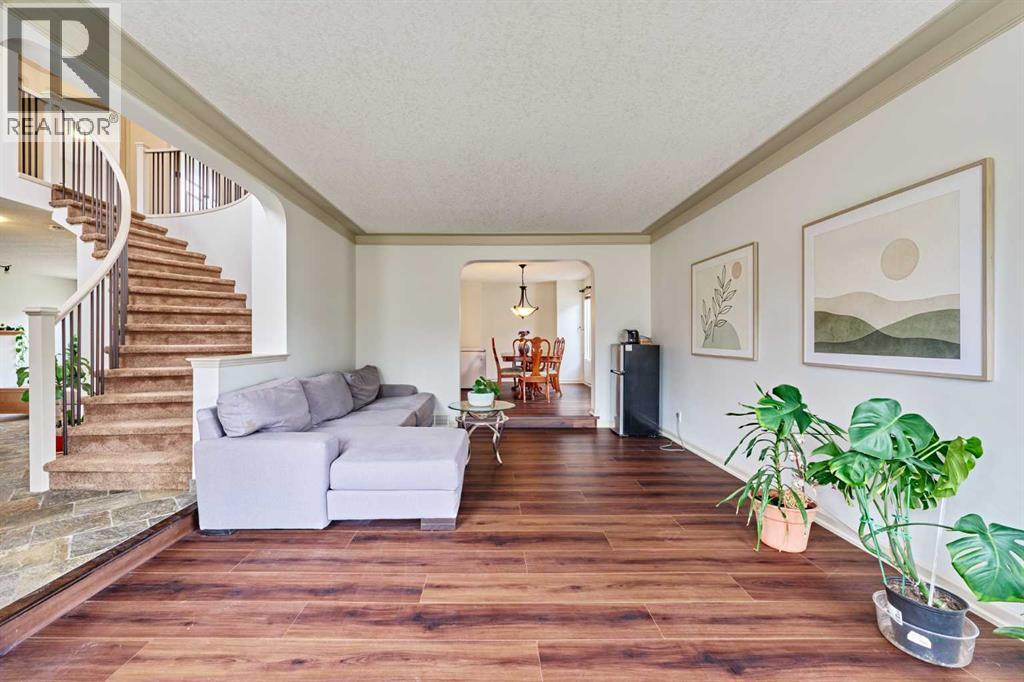 243 Hampshire Close Nw, Calgary, Alberta  T3A 4X9 - Photo 9 - A2308341