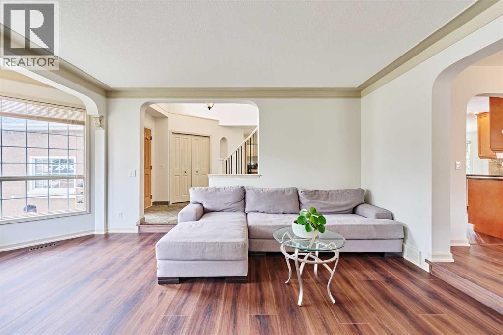 243 Hampshire Close Nw, Calgary, Alberta  T3A 4X9 - Photo 8 - A2308341