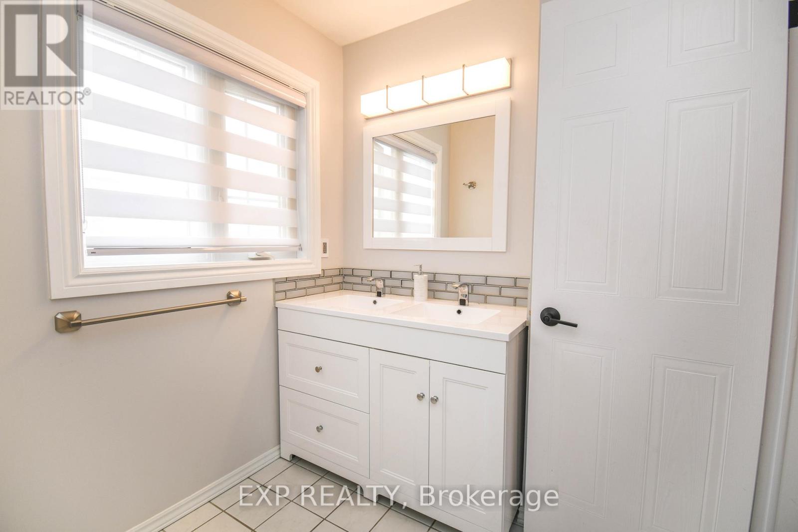 30 Aikens Crescent, Barrie, Ontario  L4N 8M6 - Photo 15 - S12877532