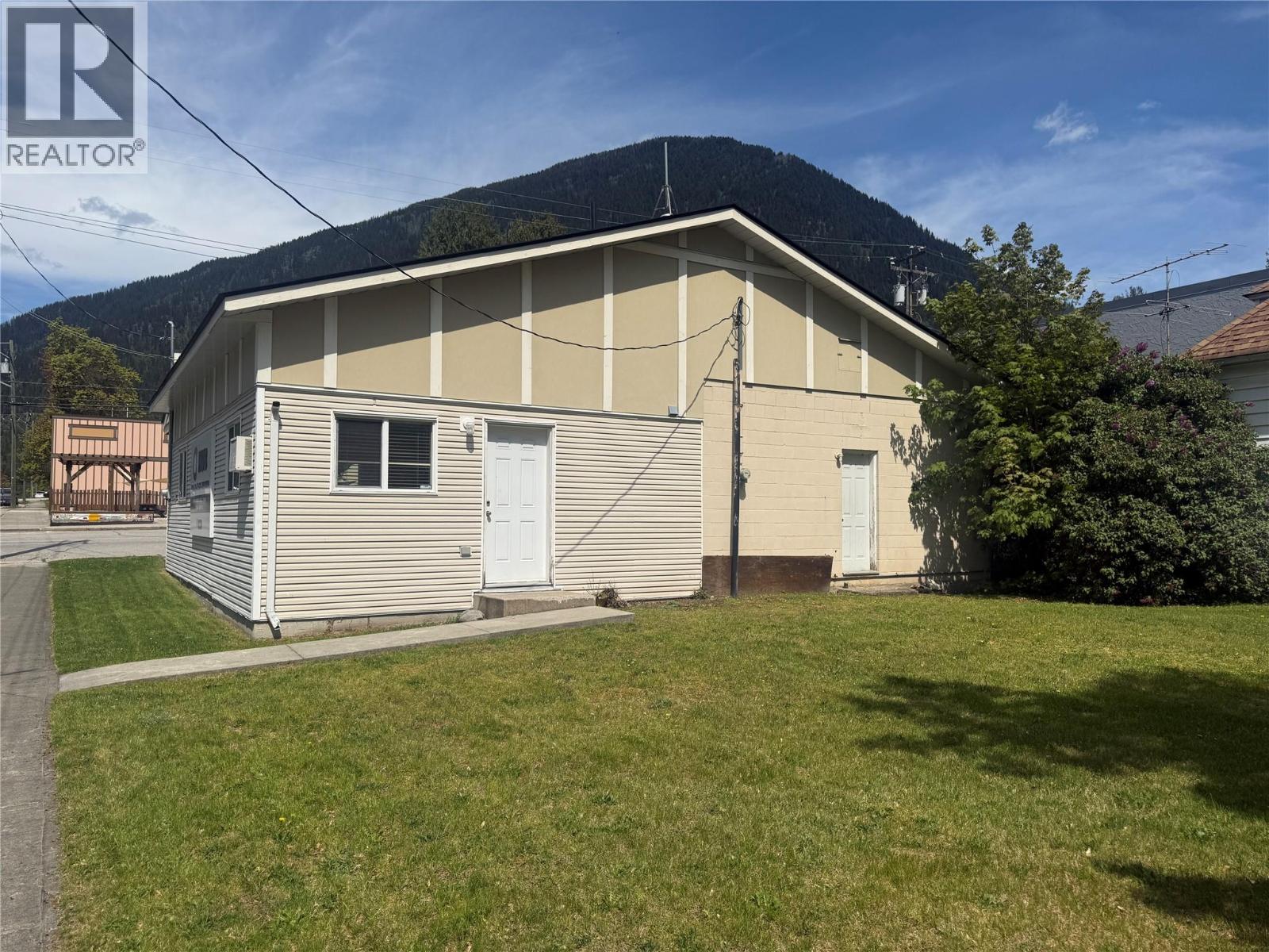 401 6th Avenue, New Denver, British Columbia  V0G 1S0 - Photo 16 - 10386848