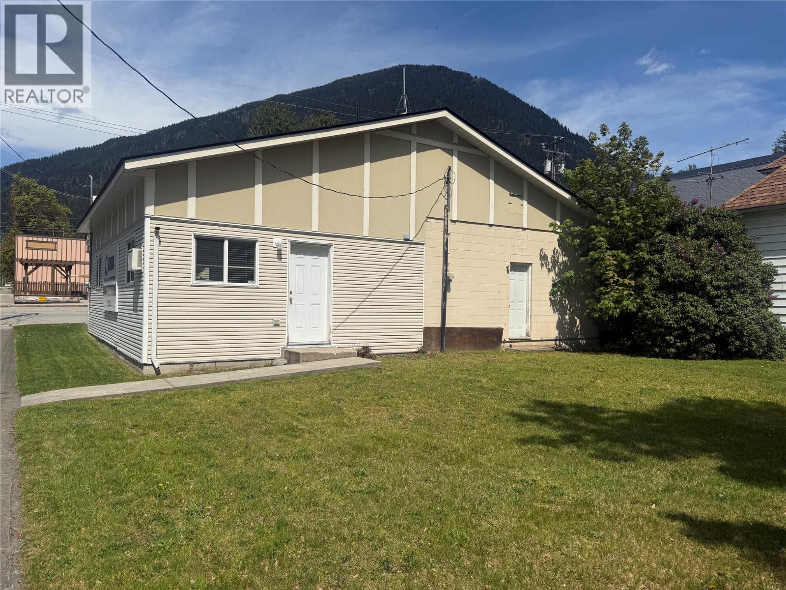 401 6th Avenue, New Denver, British Columbia  V0G 1S0 - Photo 17 - 10386848