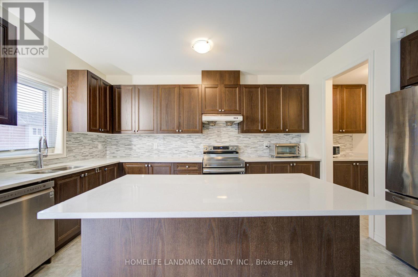 7 Kenneth Ross Bend, East Gwillimbury, Ontario  L9N 0T7 - Photo 22 - N13107196