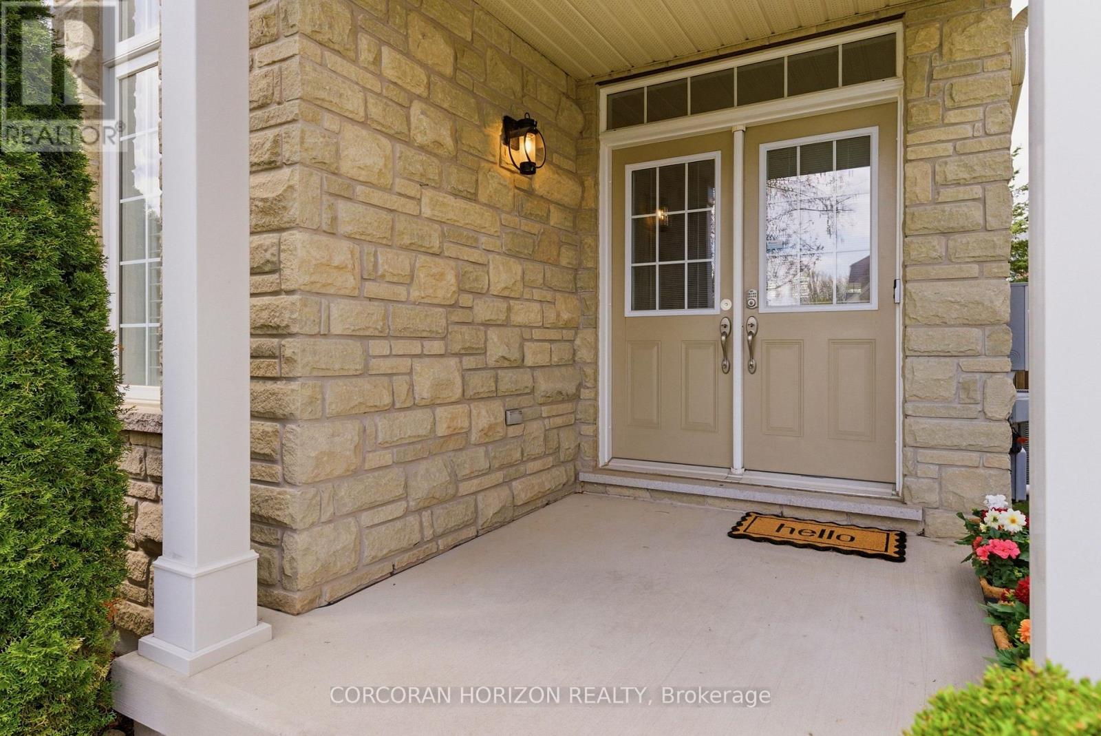 3285 Liptay Avenue, Oakville, Ontario  L6M 0N1 - Photo 3 - W13107198